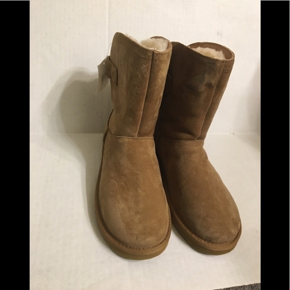 NEW UGG  Boots - Picture 14 of 16